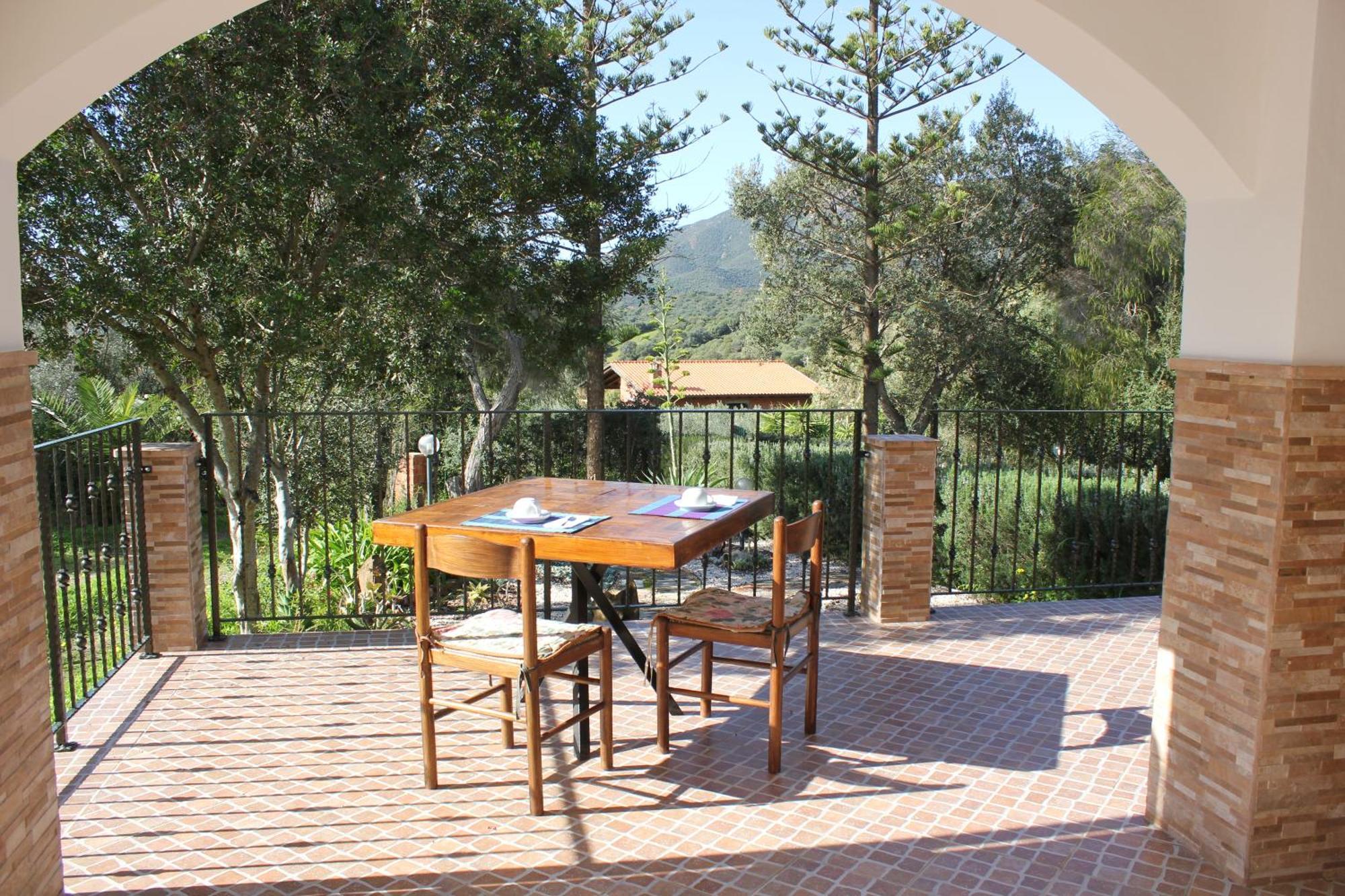 Gardenrocks Villa Fluminimaggiore Luaran gambar